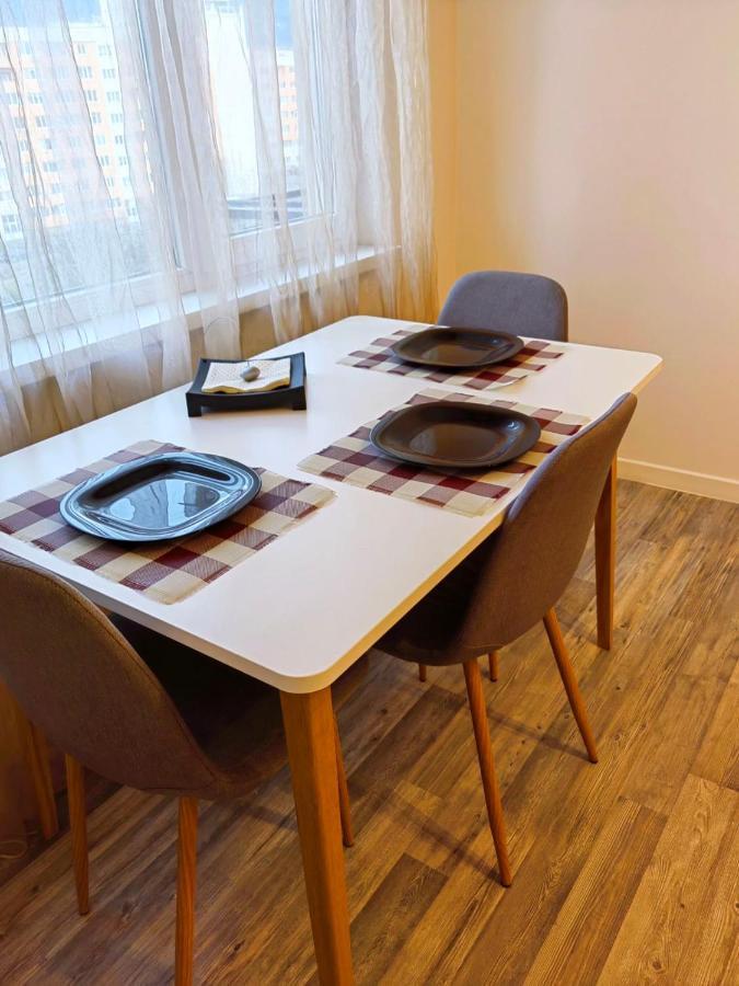 Alexander Apartments キュステンディル エクステリア 写真