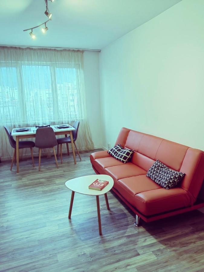 Alexander Apartments キュステンディル エクステリア 写真