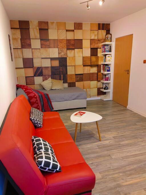 Alexander Apartments キュステンディル エクステリア 写真