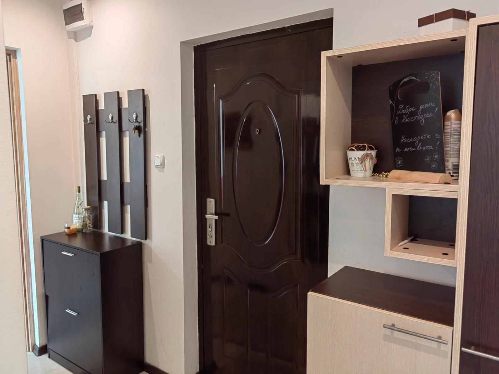 Alexander Apartments キュステンディル エクステリア 写真