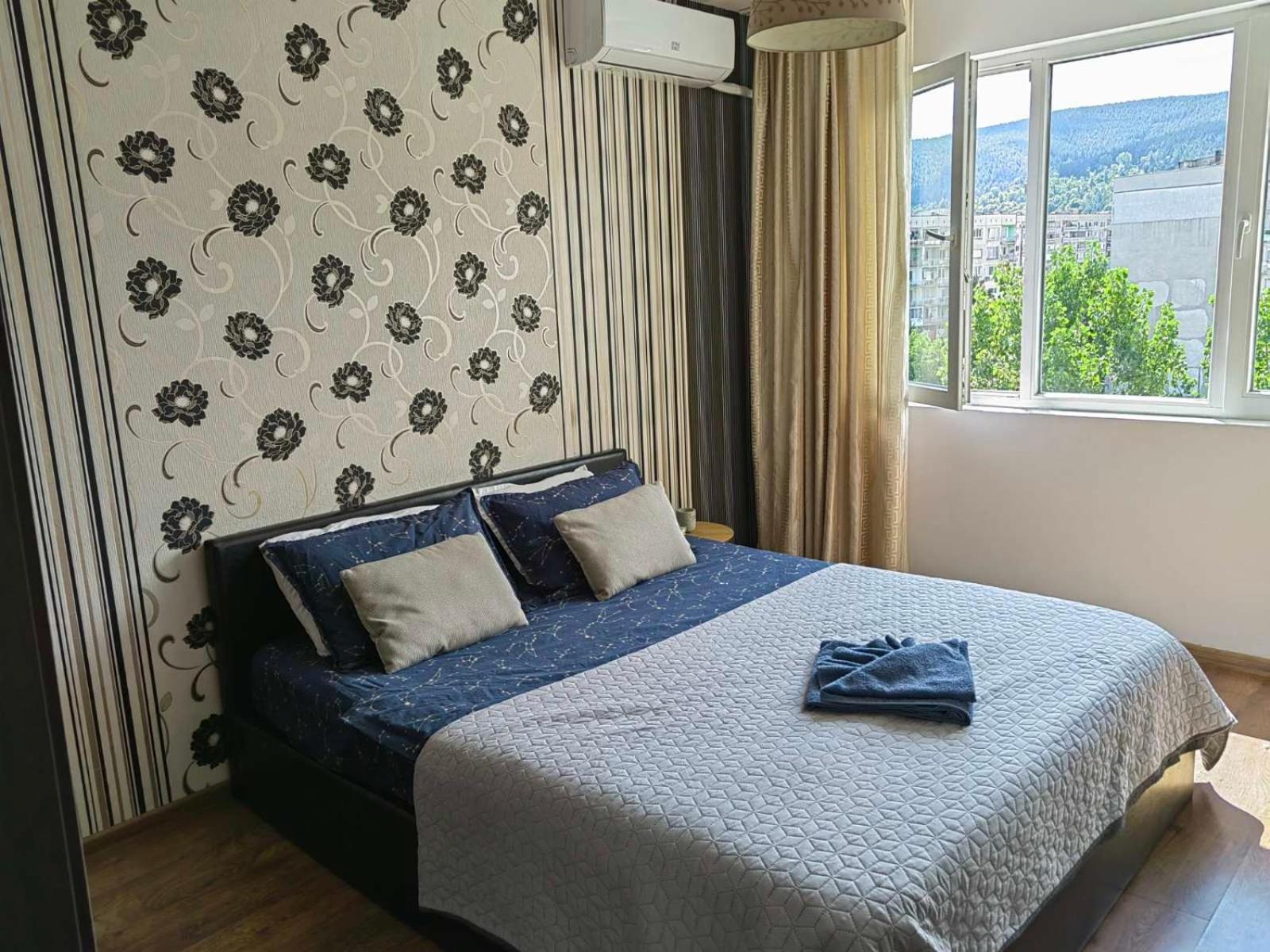 Alexander Apartments キュステンディル エクステリア 写真
